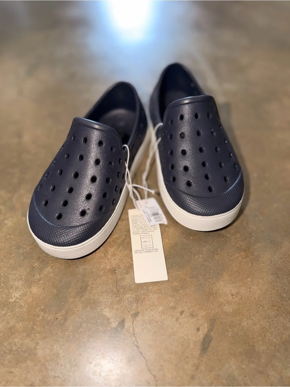 Old Navy Toddler 7 Navy Slip On Water Shoes Lightweight NWT